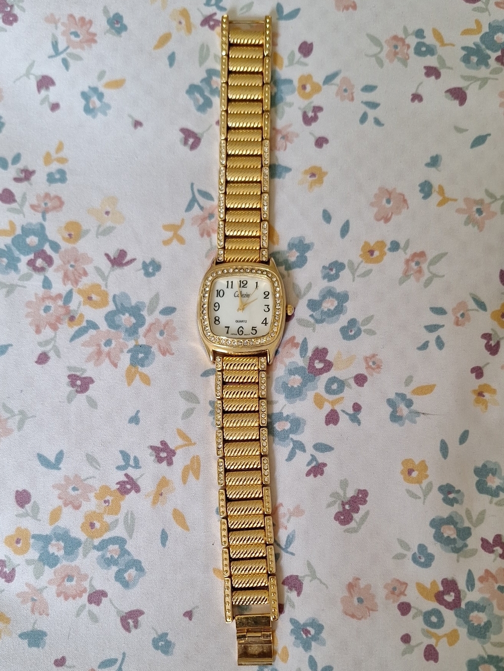 Gold-Tone Women's Stretch Bracelet Watch with White Dial